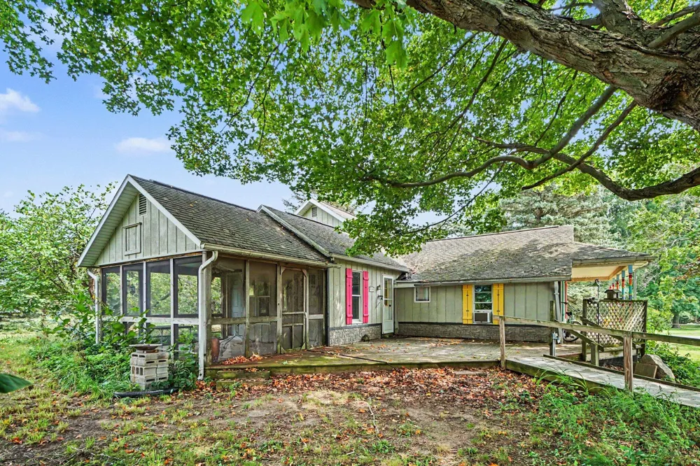 28598 68th Street Covert, MI 49043