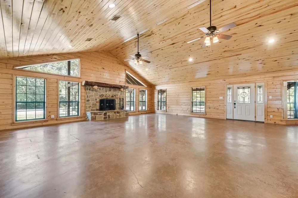 3427 Vz County Road 3710 Wills Point, TX 75169