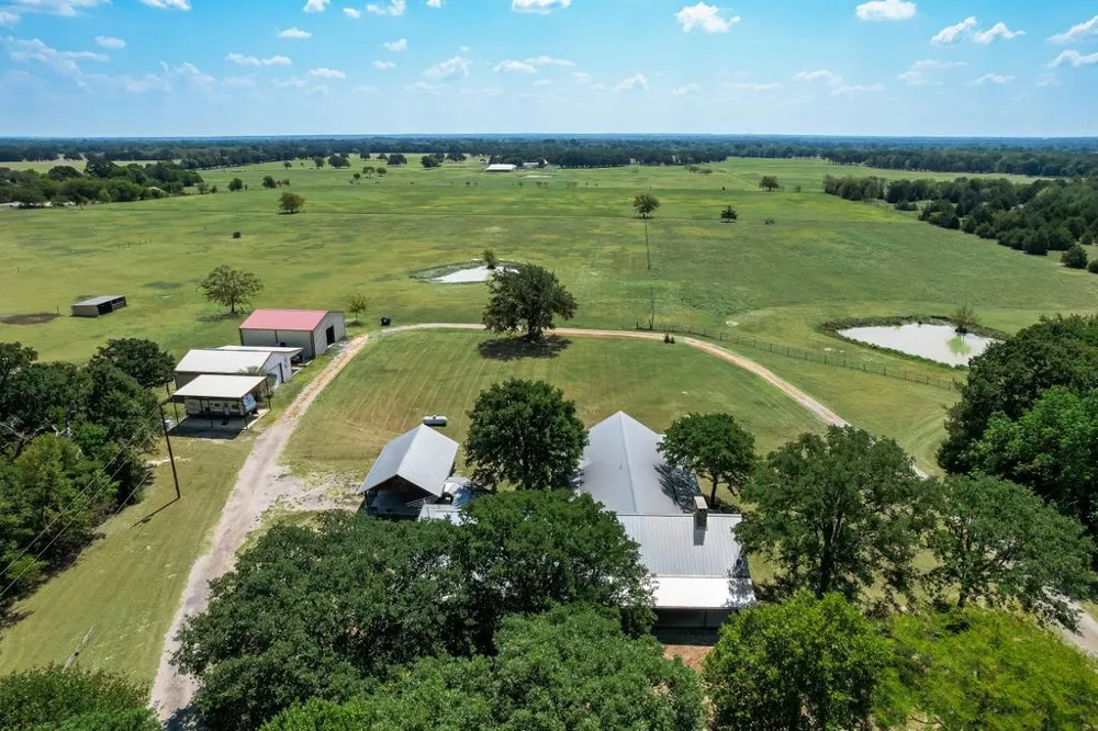 3427 Vz County Road 3710 Wills Point, TX 75169