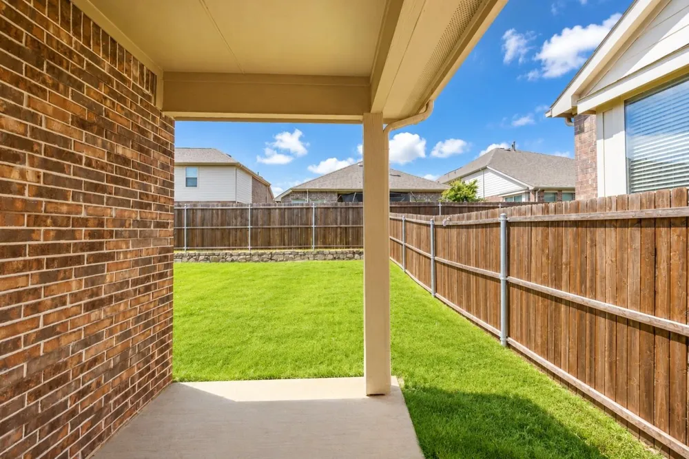 817 Black Hawk Drive Princeton, TX 75407