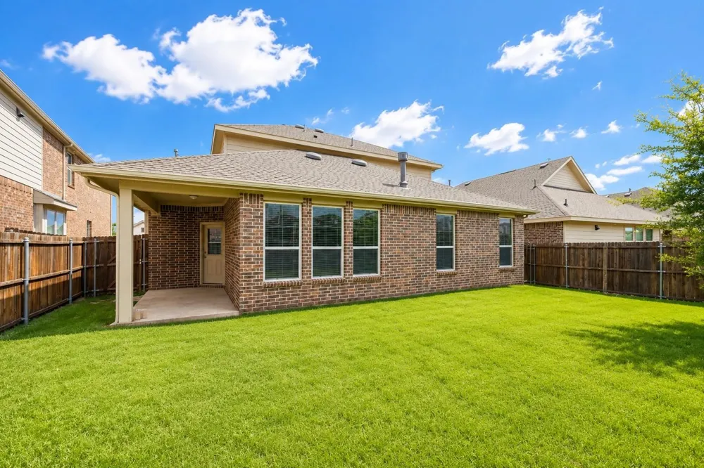817 Black Hawk Drive Princeton, TX 75407