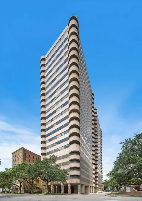 5000 Montrose Boulevard #14H