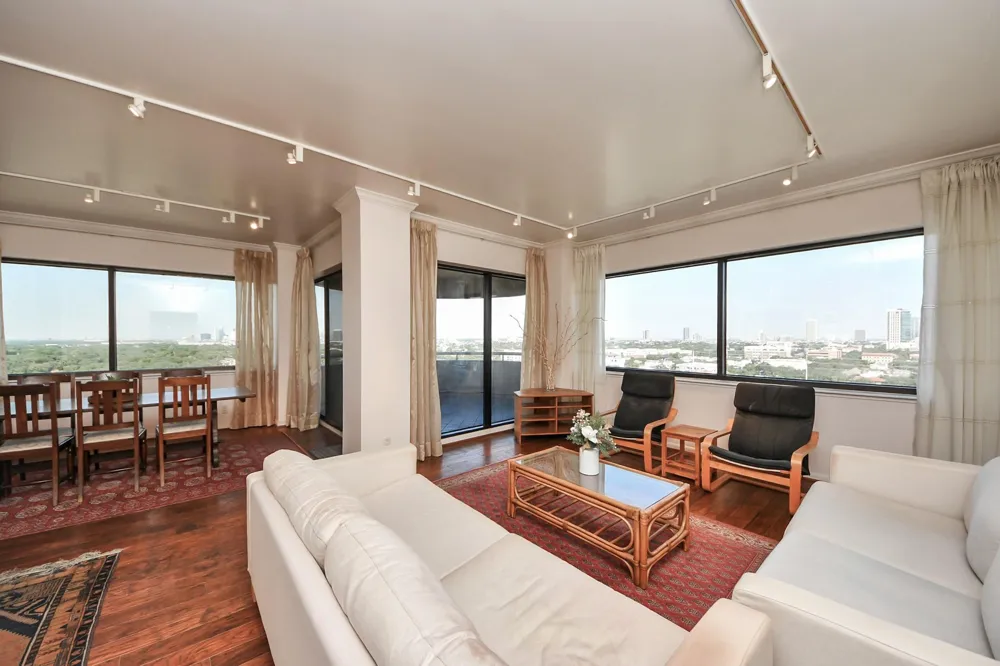 5000 Montrose Boulevard #14H Houston, TX 77006