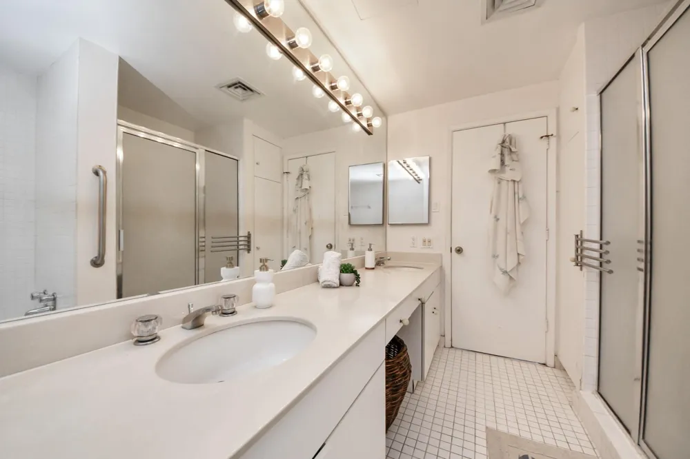 5000 Montrose Boulevard #14H Houston, TX 77006