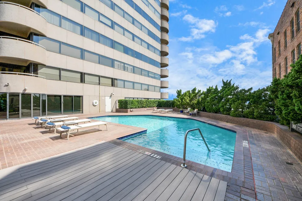 5000 Montrose Boulevard #14H Houston, TX 77006