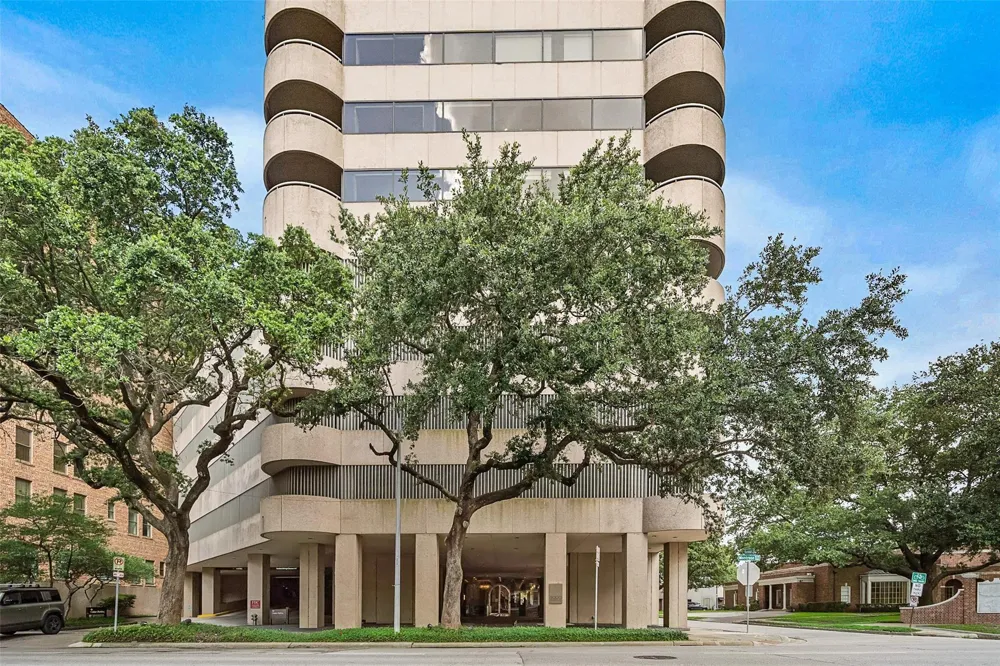 5000 Montrose Boulevard #14H Houston, TX 77006