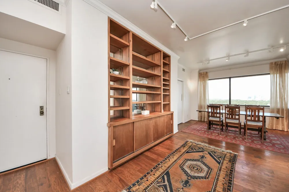 5000 Montrose Boulevard #14H Houston, TX 77006