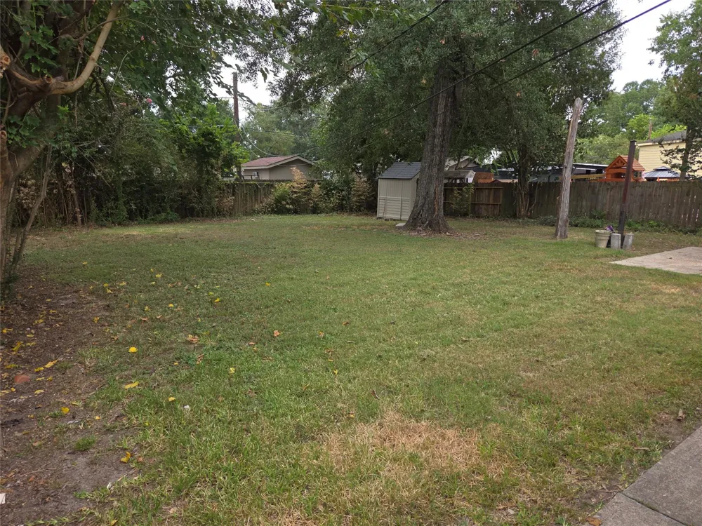 5926 Black Maple Lane Houston, TX 77088