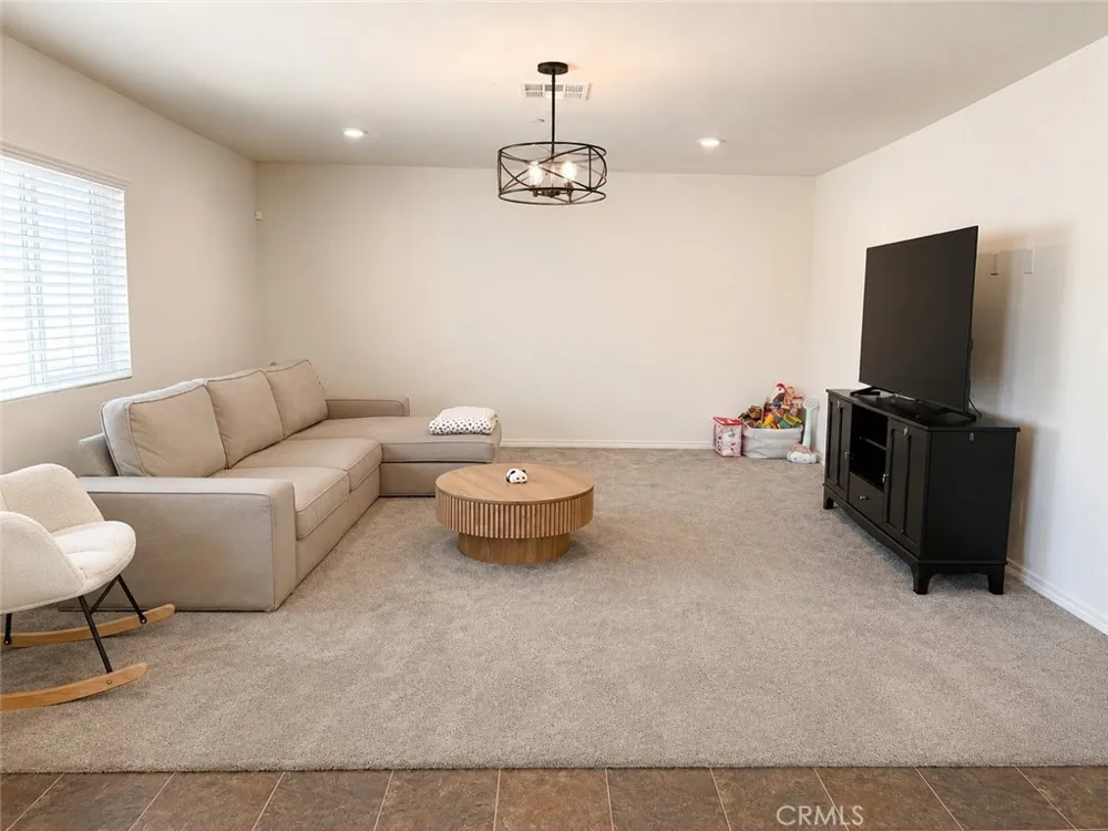 5156 Rowel Street Hemet, CA 92545
