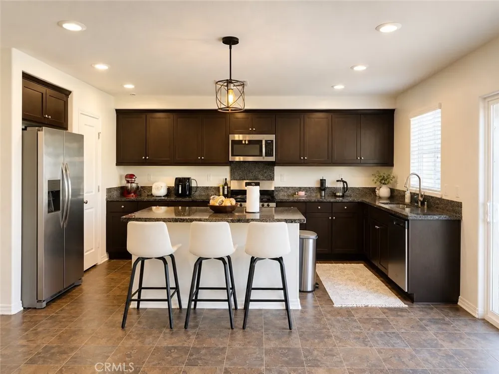 5156 Rowel Street Hemet, CA 92545