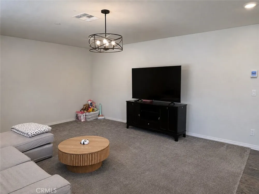 5156 Rowel Street Hemet, CA 92545