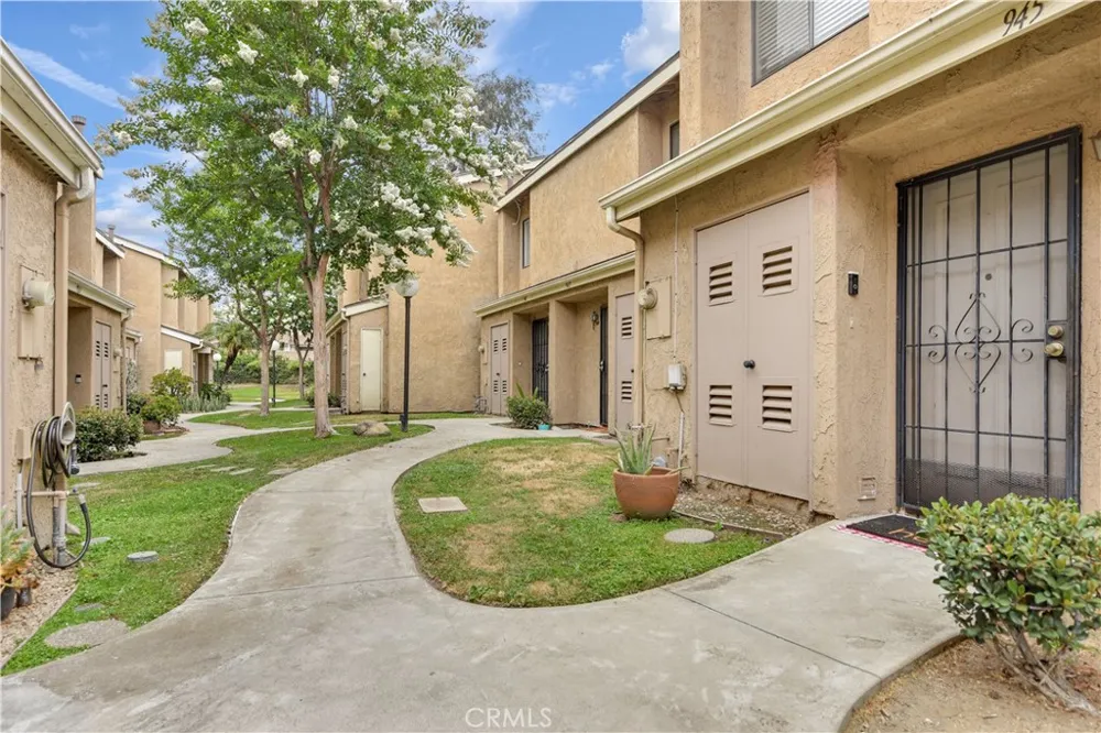 941 S Mountain Ontario, CA 91762