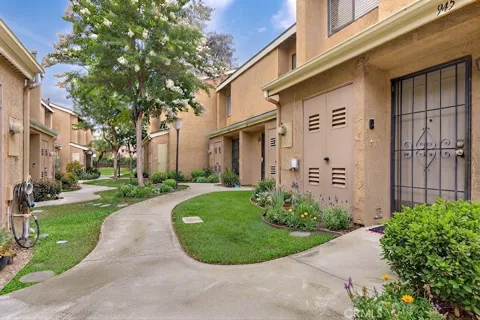 941 S Mountain