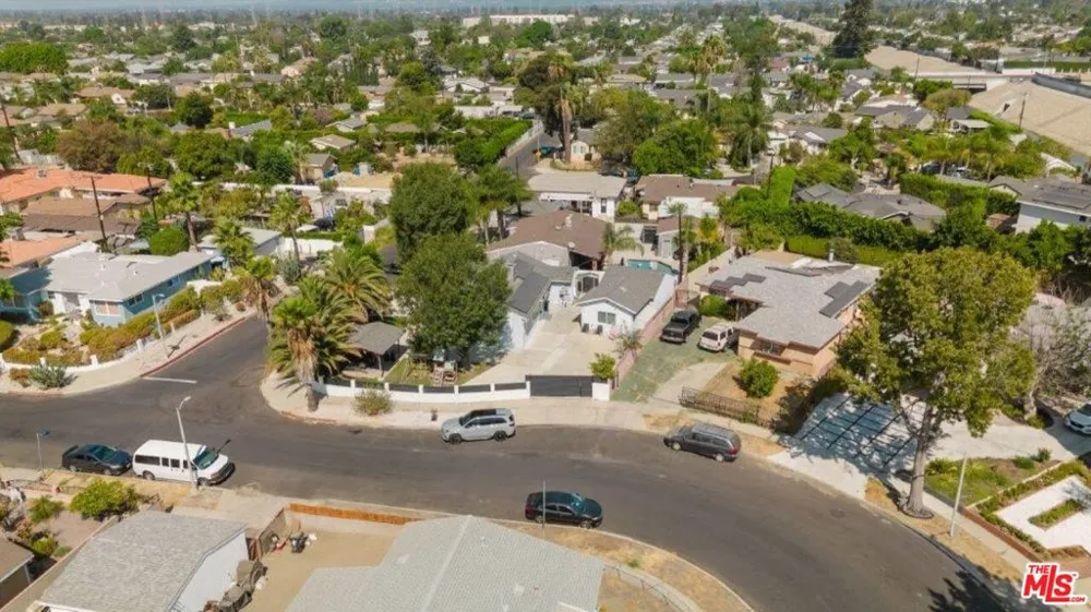 9620 Woodale Avenue Arleta, CA 91331