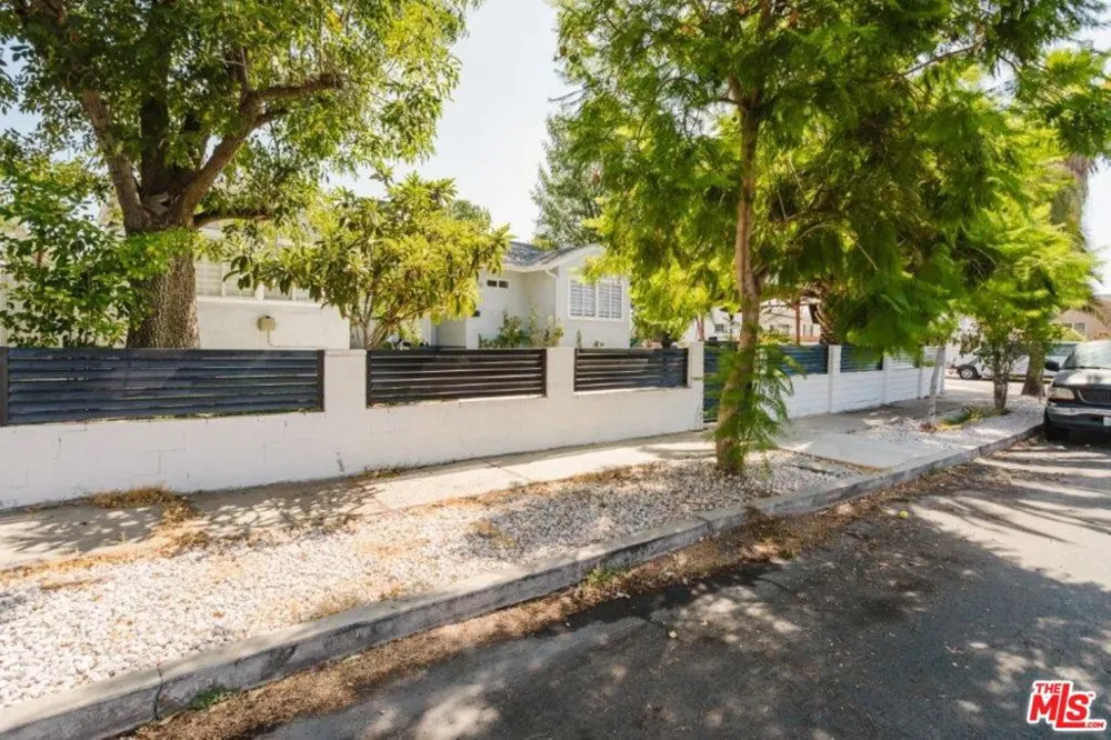 9620 Woodale Avenue Arleta, CA 91331
