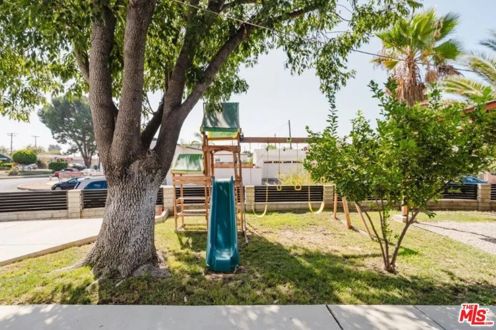 9620 Woodale Avenue Arleta, CA 91331