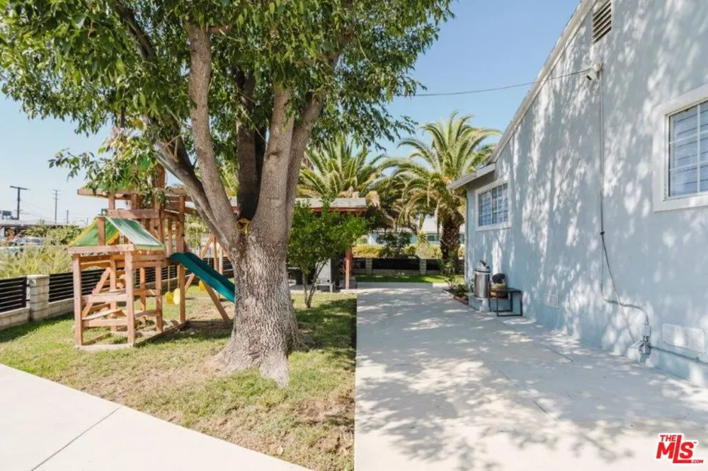9620 Woodale Avenue Arleta, CA 91331