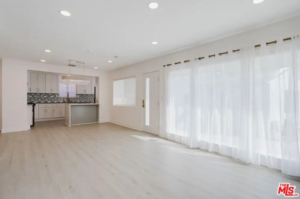 9620 Woodale Avenue Arleta, CA 91331