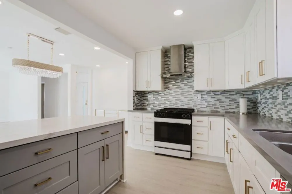 9620 Woodale Avenue Arleta, CA 91331