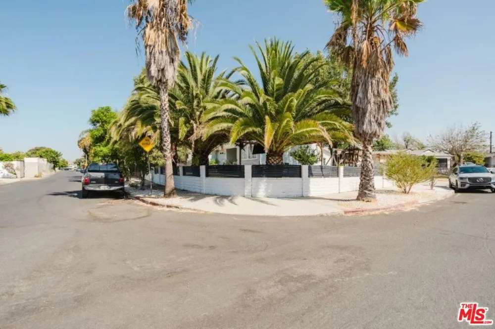 9620 Woodale Avenue Arleta, CA 91331
