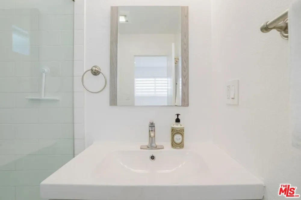 9620 Woodale Avenue Arleta, CA 91331
