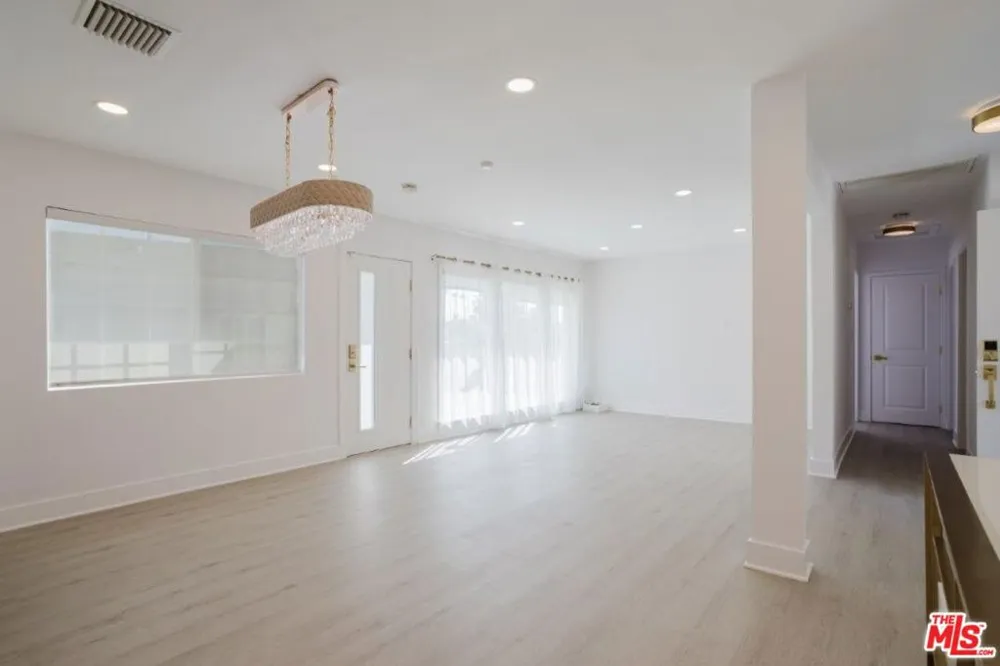 9620 Woodale Avenue Arleta, CA 91331