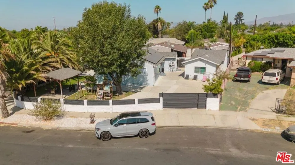 9620 Woodale Avenue Arleta, CA 91331