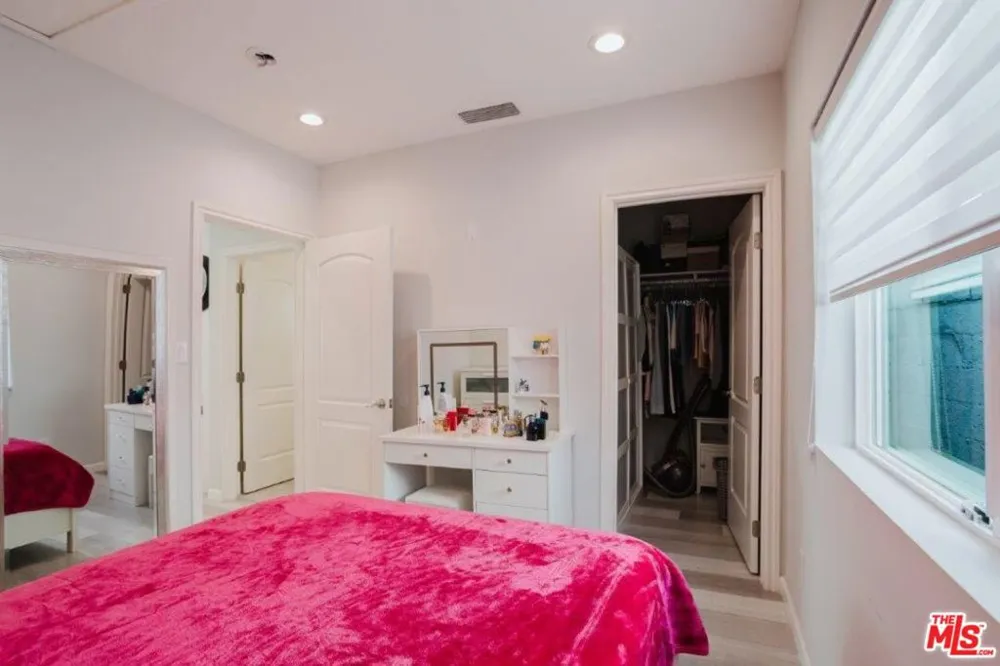 9620 Woodale Avenue Arleta, CA 91331