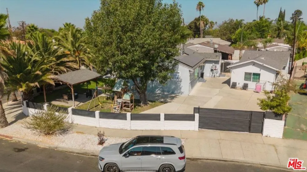 9620 Woodale Avenue Arleta, CA 91331