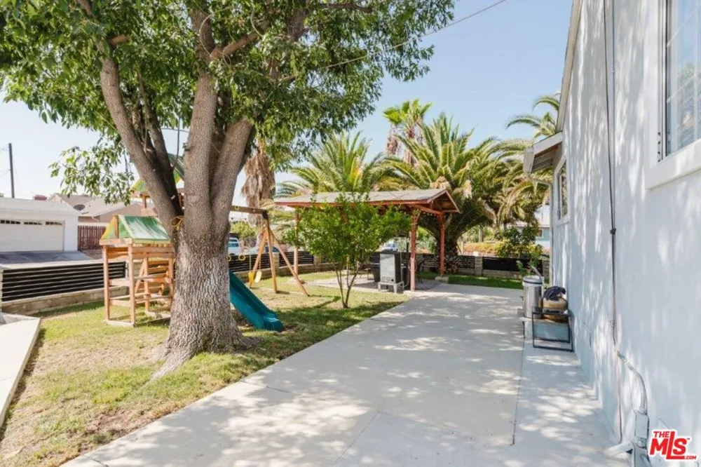 9620 Woodale Avenue Arleta, CA 91331