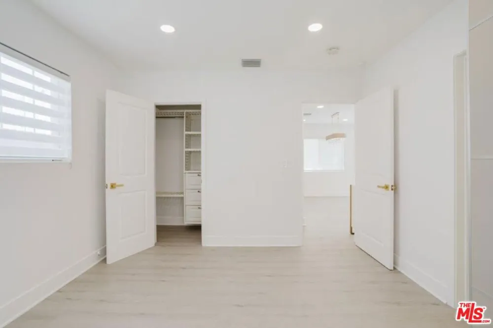9620 Woodale Avenue Arleta, CA 91331