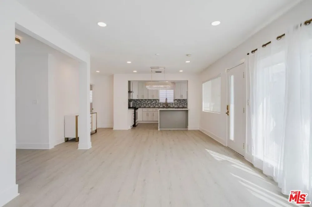 9620 Woodale Avenue Arleta, CA 91331