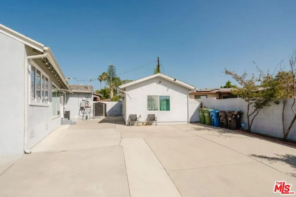 9620 Woodale Avenue Arleta, CA 91331