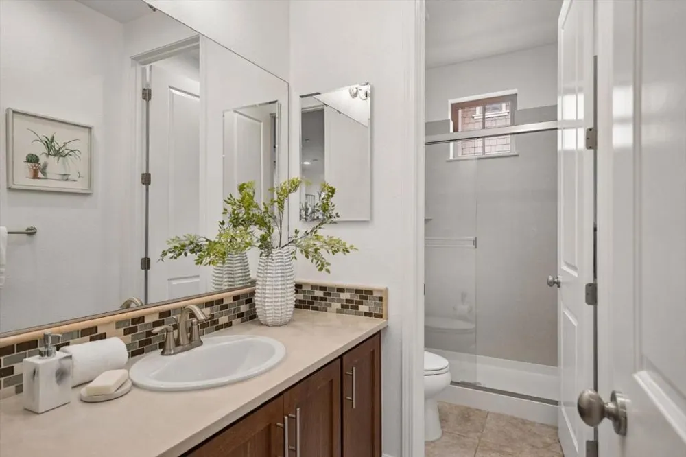 31 Artisan Way Menlo Park, CA 94025