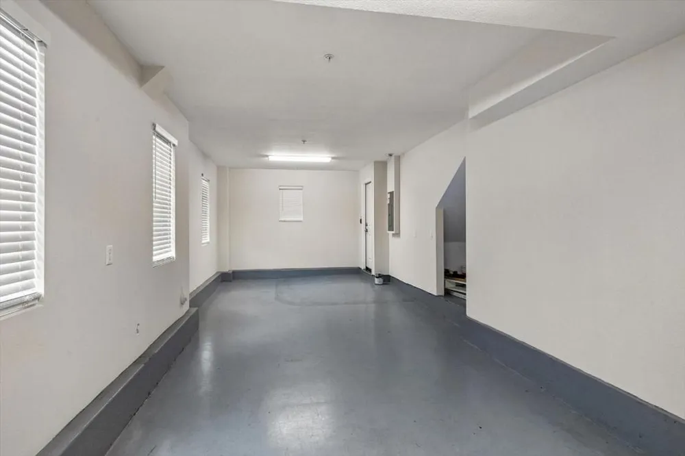 31 Artisan Way Menlo Park, CA 94025