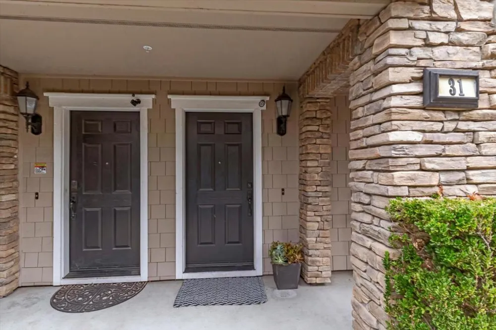 31 Artisan Way Menlo Park, CA 94025