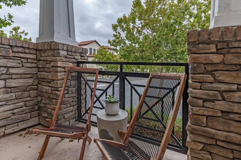 31 Artisan Way Menlo Park, CA 94025