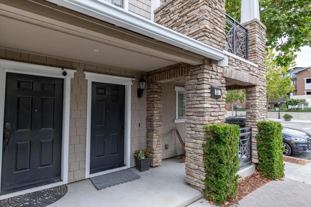 31 Artisan Way Menlo Park, CA 94025