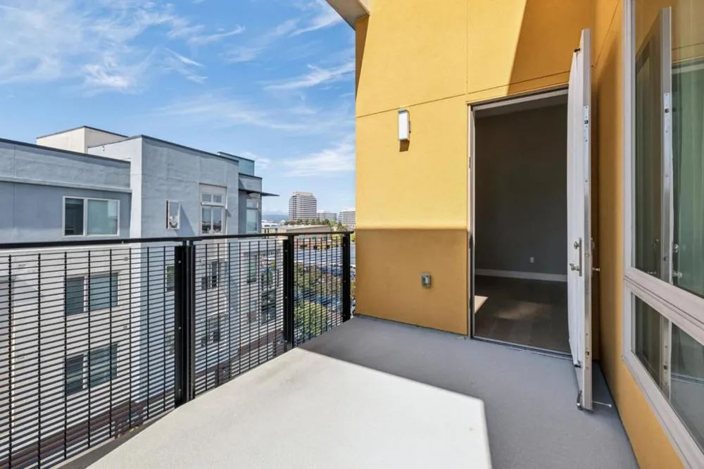 708 Thayer Lane #404 Foster City, CA 94404