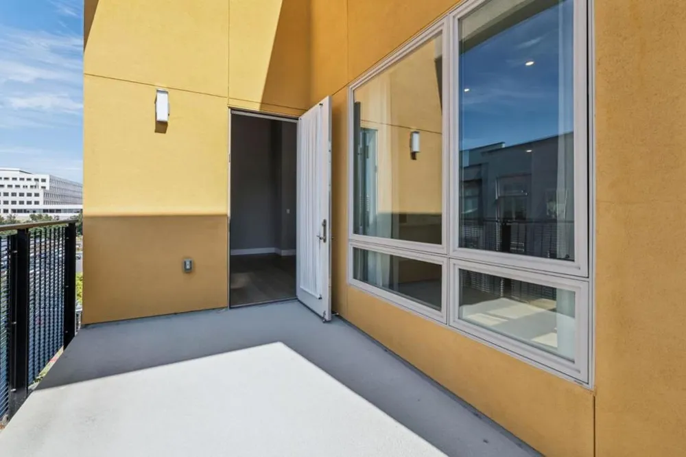 708 Thayer Lane #404 Foster City, CA 94404