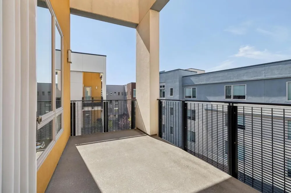 708 Thayer Lane #404 Foster City, CA 94404