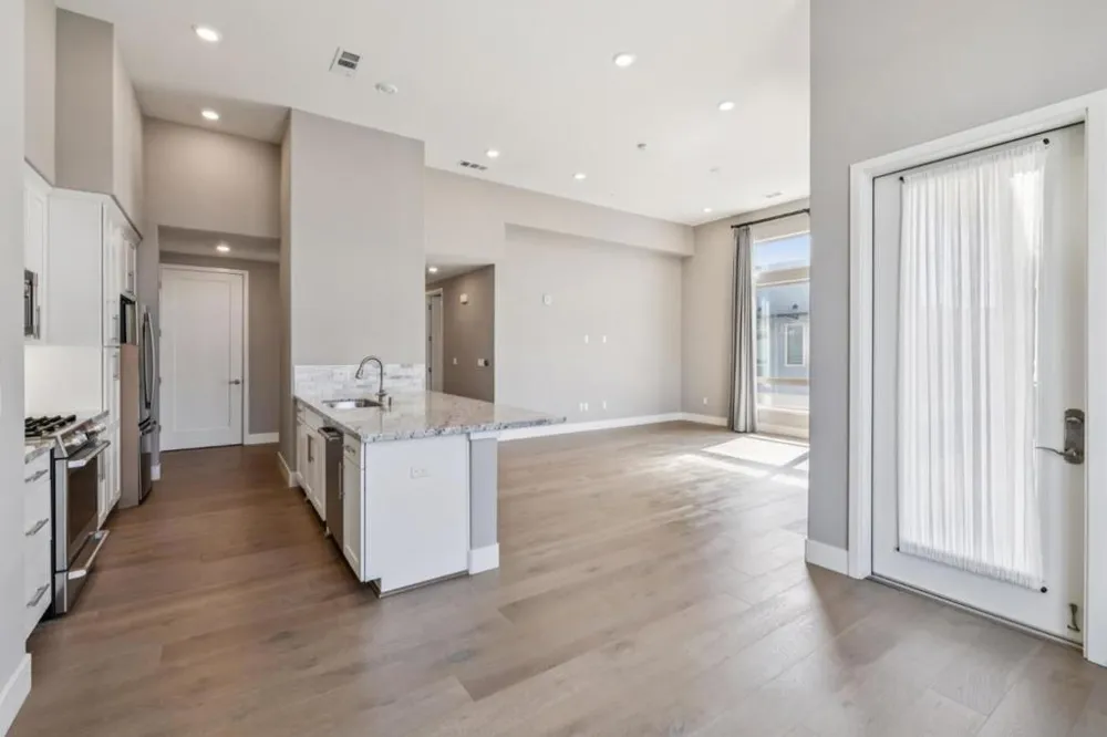 708 Thayer Lane #404 Foster City, CA 94404