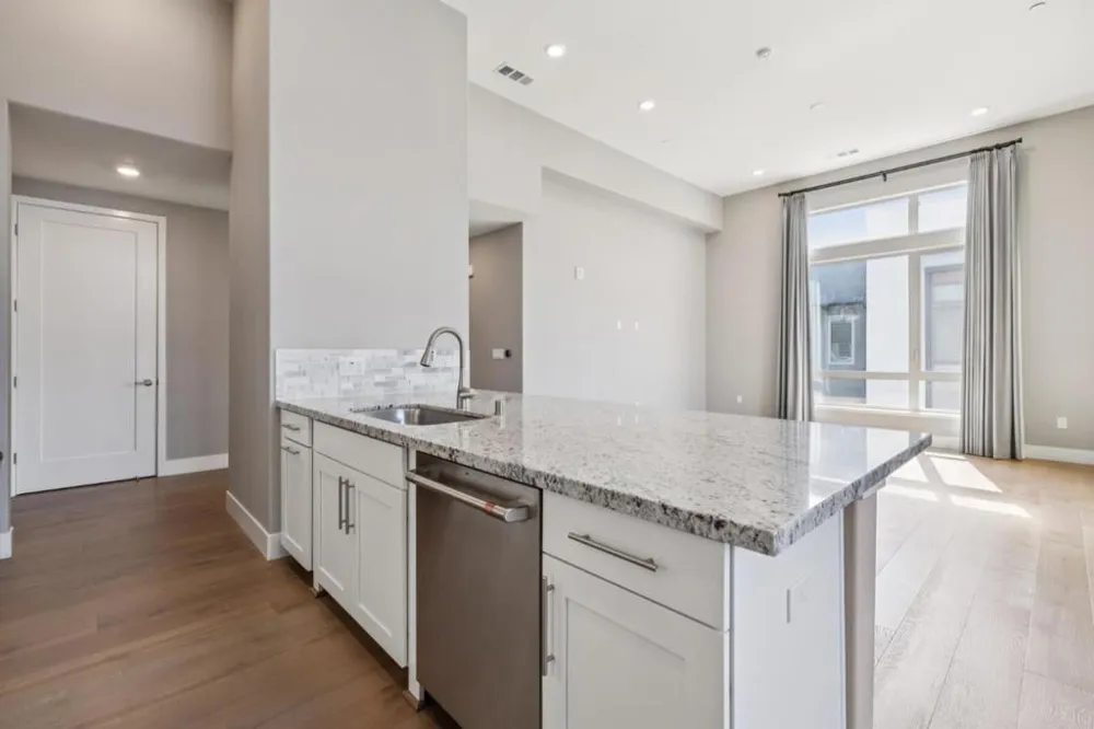 708 Thayer Lane #404 Foster City, CA 94404