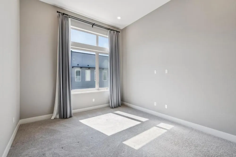 708 Thayer Lane #404 Foster City, CA 94404