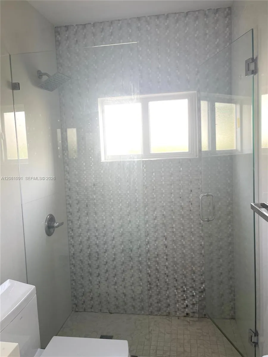 3057 SW 14th St Miami, FL 33145