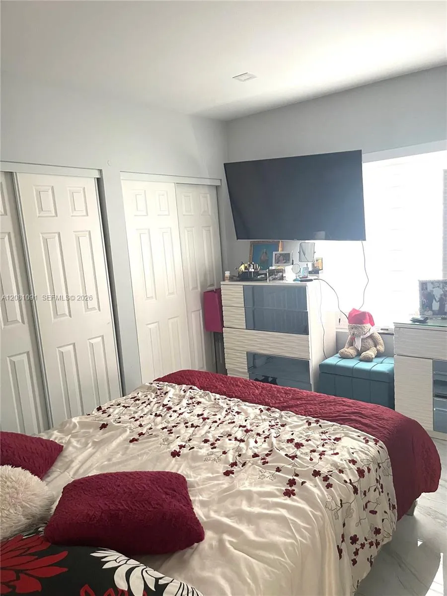3057 SW 14th St Miami, FL 33145