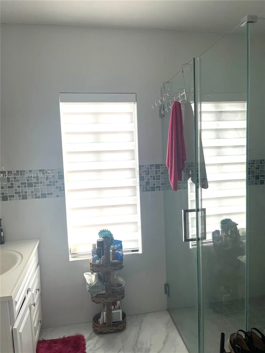 3057 SW 14th St Miami, FL 33145