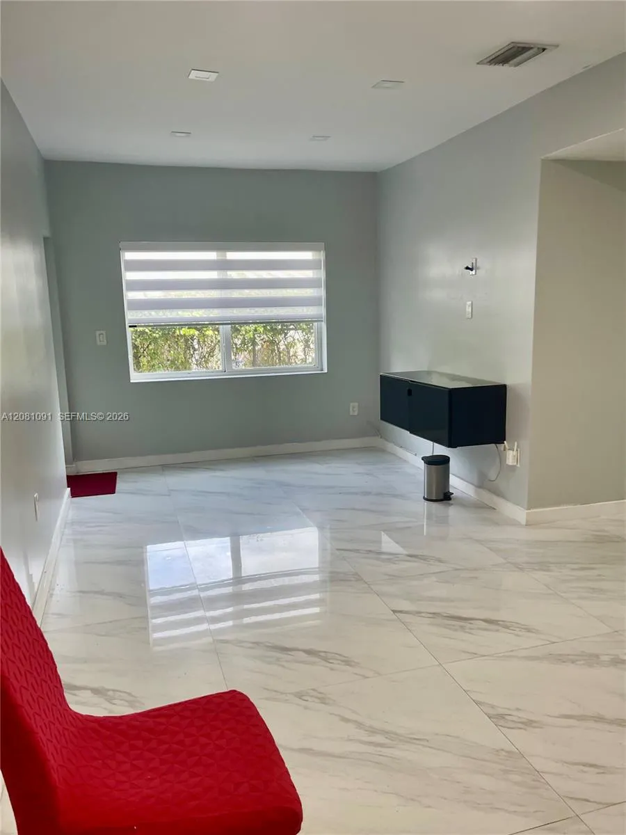 3057 SW 14th St Miami, FL 33145