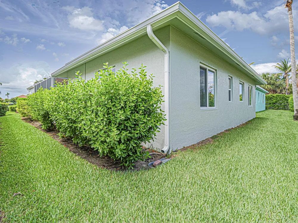 3258 LAKESHORE DRIVE Fort Pierce, FL 34949