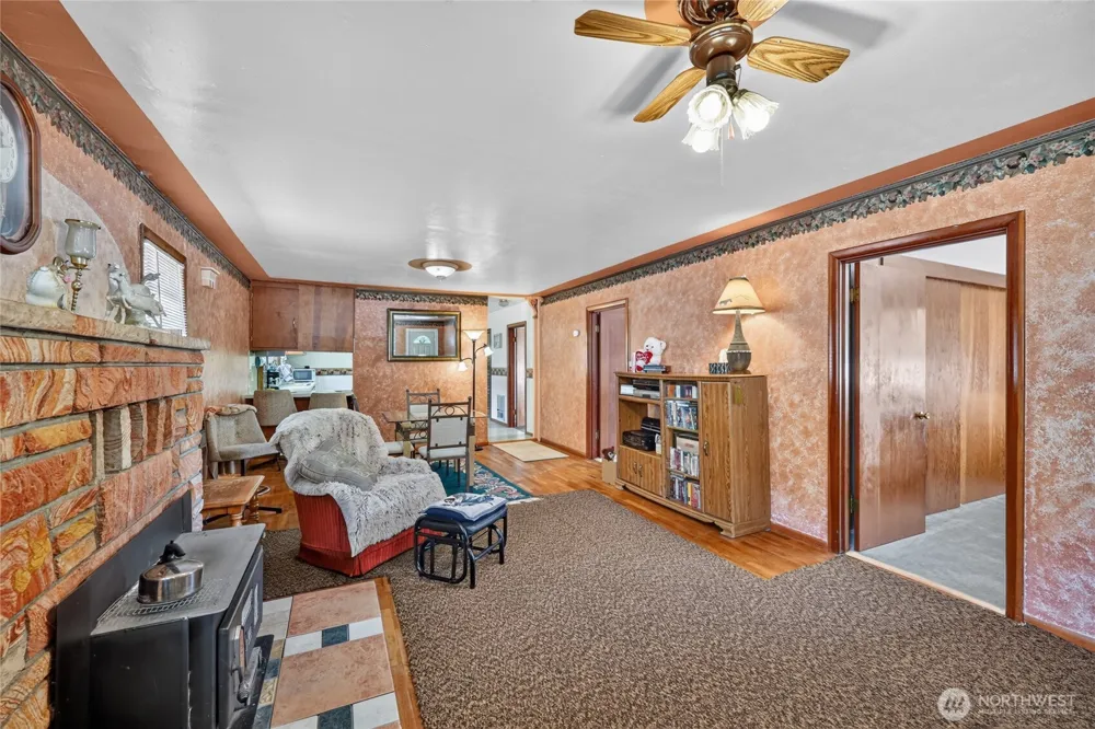 160 Gharet Road Randle, WA 98377